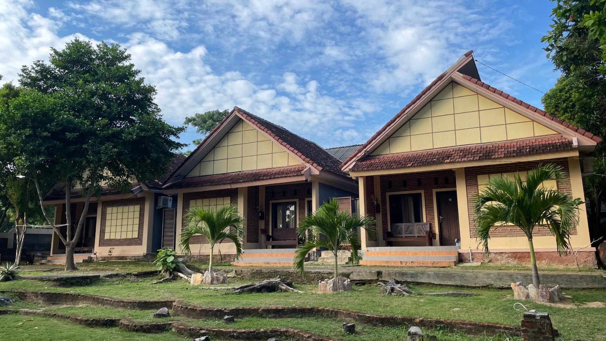 Mangrove Inn Karimunjawa Bagian luar foto