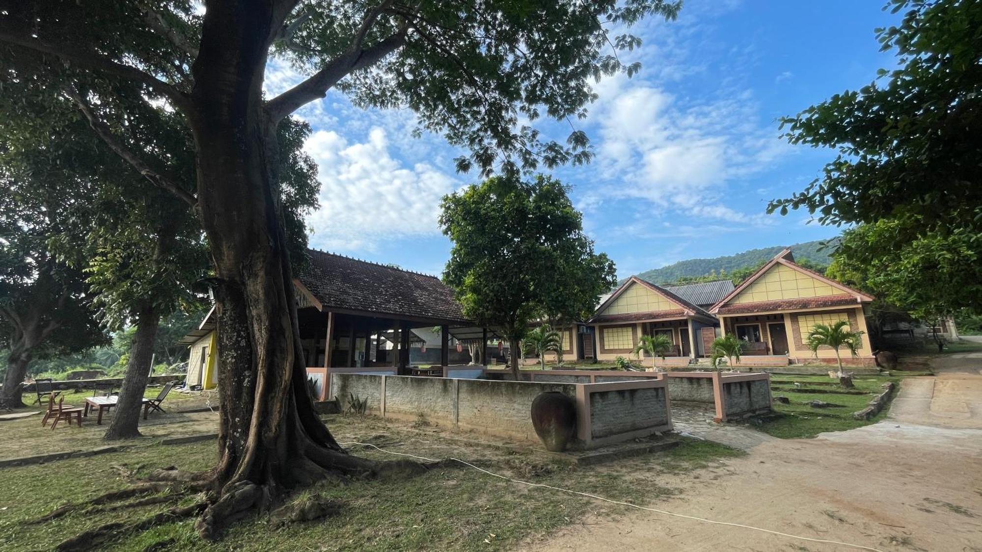 Mangrove Inn Karimunjawa Bagian luar foto