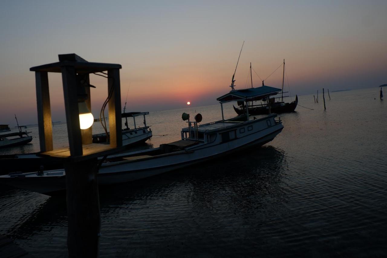 Mangrove Inn Karimunjawa Bagian luar foto