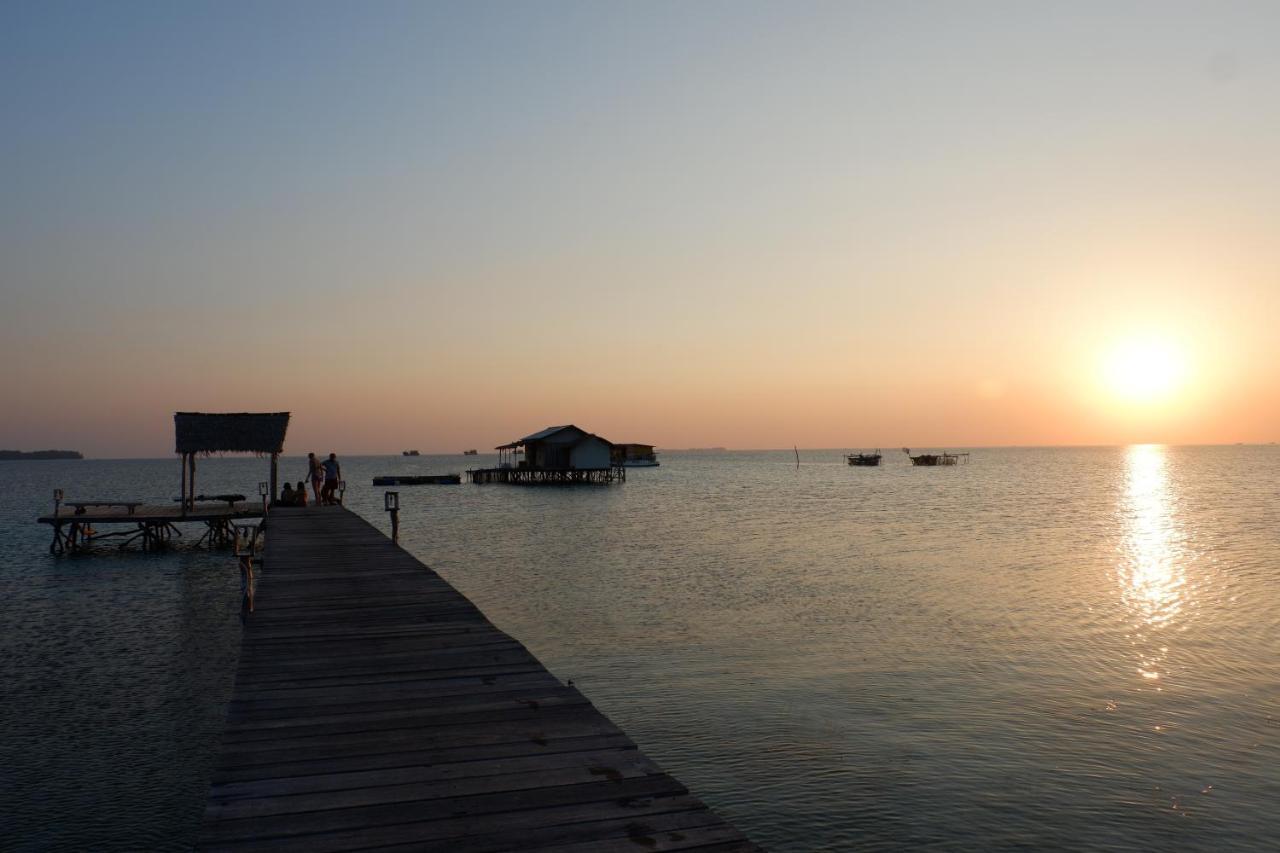 Mangrove Inn Karimunjawa Bagian luar foto