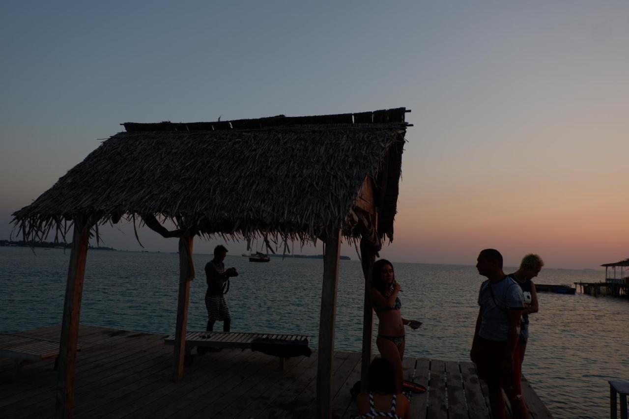 Mangrove Inn Karimunjawa Bagian luar foto