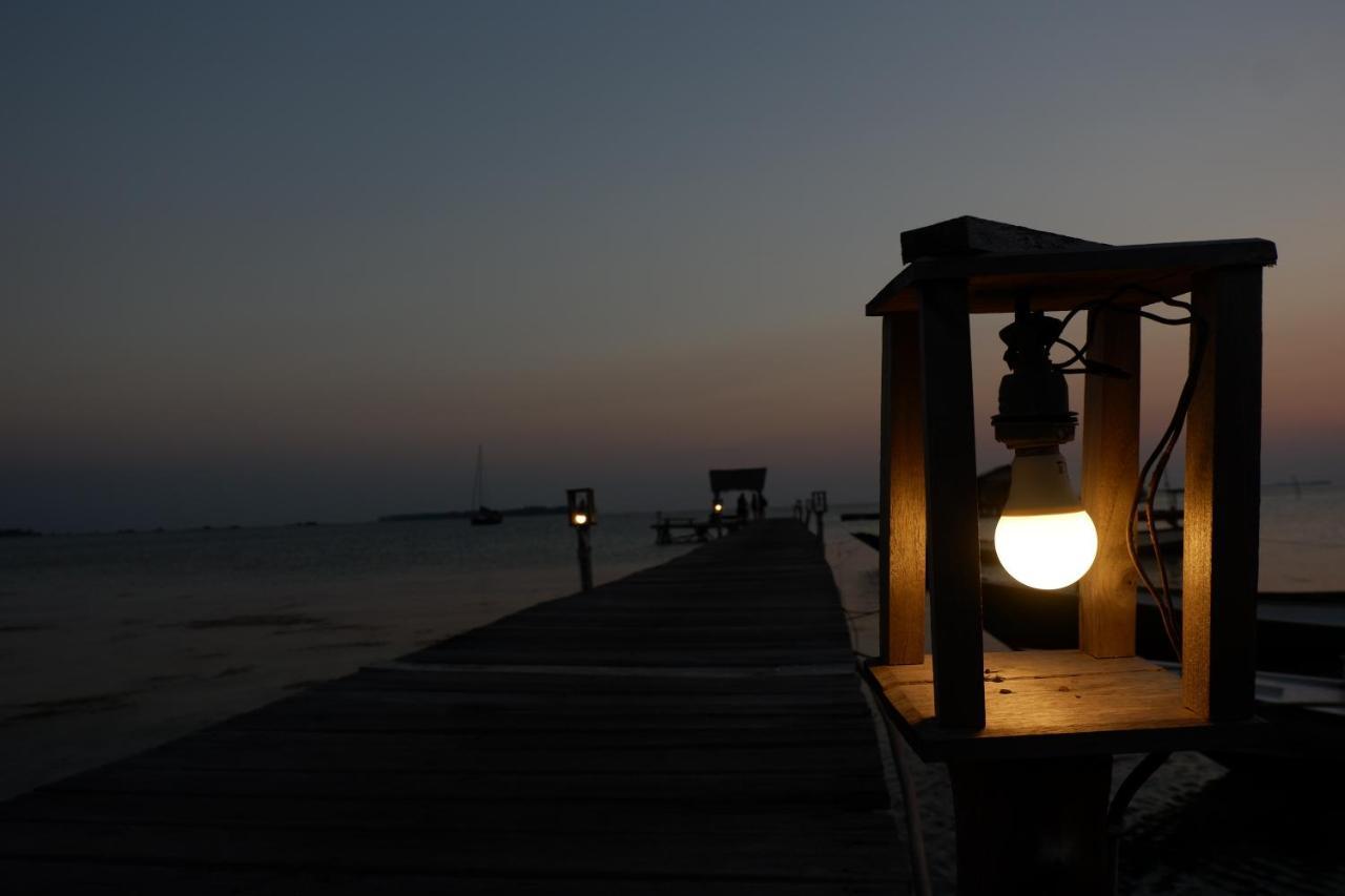 Mangrove Inn Karimunjawa Bagian luar foto