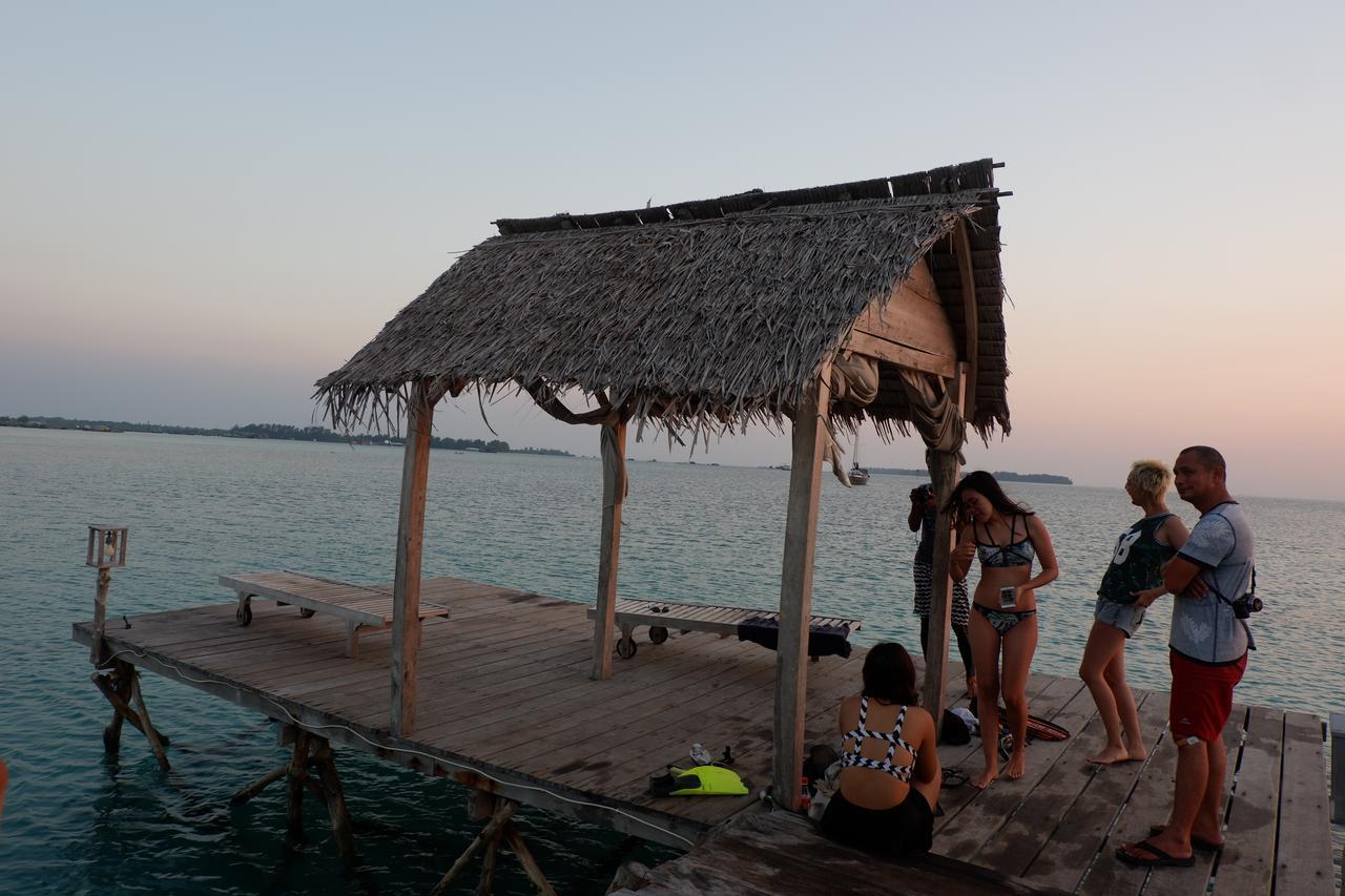 Mangrove Inn Karimunjawa Bagian luar foto