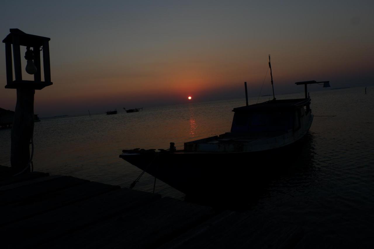 Mangrove Inn Karimunjawa Bagian luar foto